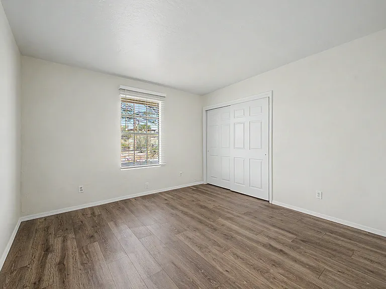 4650 N Paseo De Los Cerritos — Photo 24