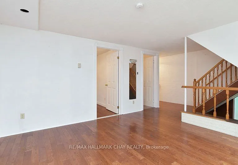 18 Elm St #B — Photo 6