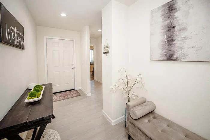 4 bed, 1913 sqft, $3,200 — Photo 3