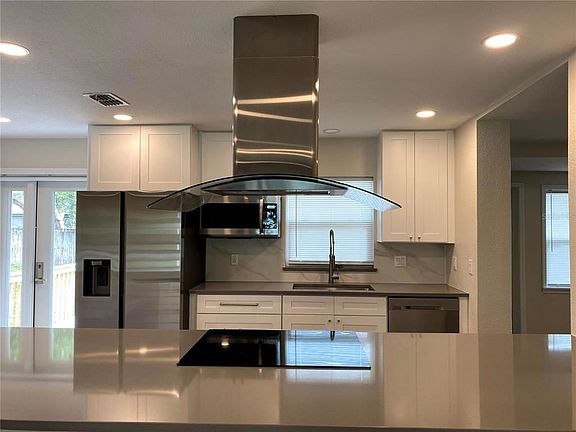 3rd image of 502 S Lakemont Ave
