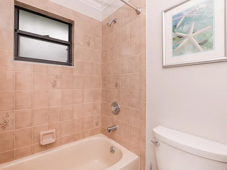 2411 NE Pinecrest Lakes Blvd — Photo 23