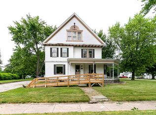 300 W Locust St, Cambridge, IL 61238