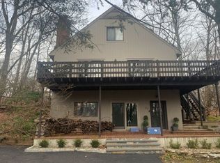 38 Ravenwood Dr, Weston, CT 06883