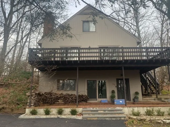 38 Ravenwood Dr, Weston, CT 06883