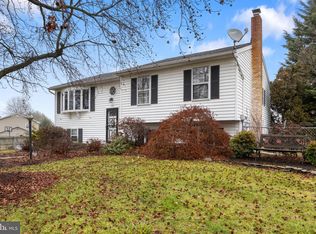 3101 Greenfield Dr, Dover, PA 17315