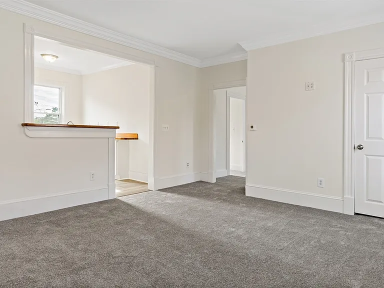 75 Washington St #2 — Photo 7