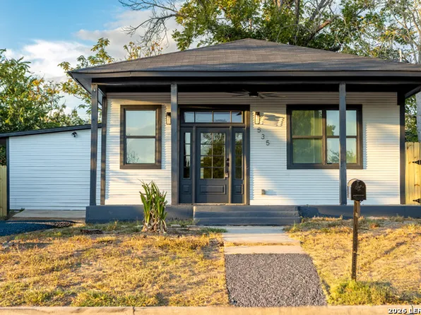 535 Austin St, Pleasanton, TX 78064
