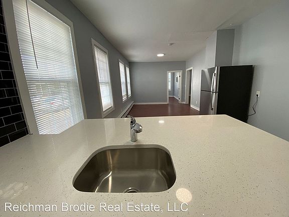 5th image of 22 Dewitt St Floor 1