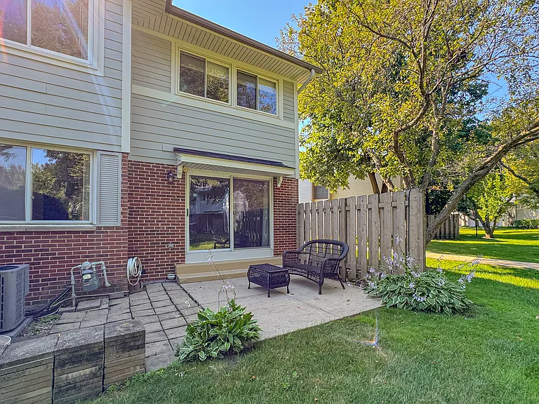 416 Swallow Ln — Photo 27