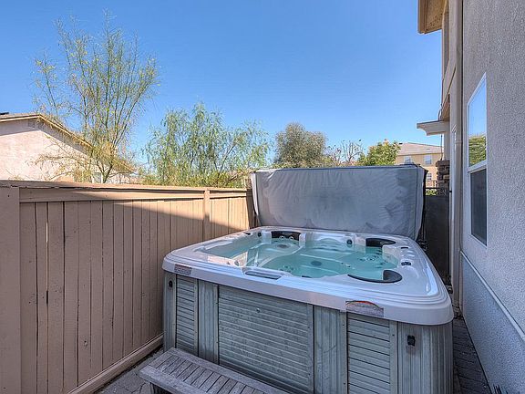 3rd image of 26645 Swan Ln