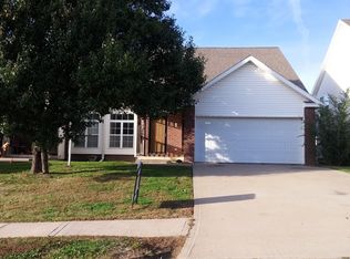 4015 Bay Point Dr, Saint Joseph, MO 64506