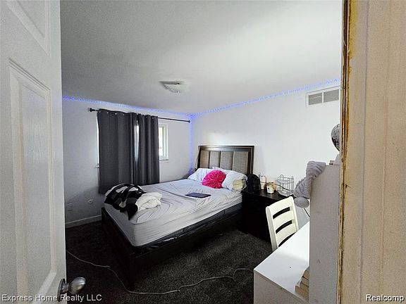 3rd image of 36177 Waltham Dr
