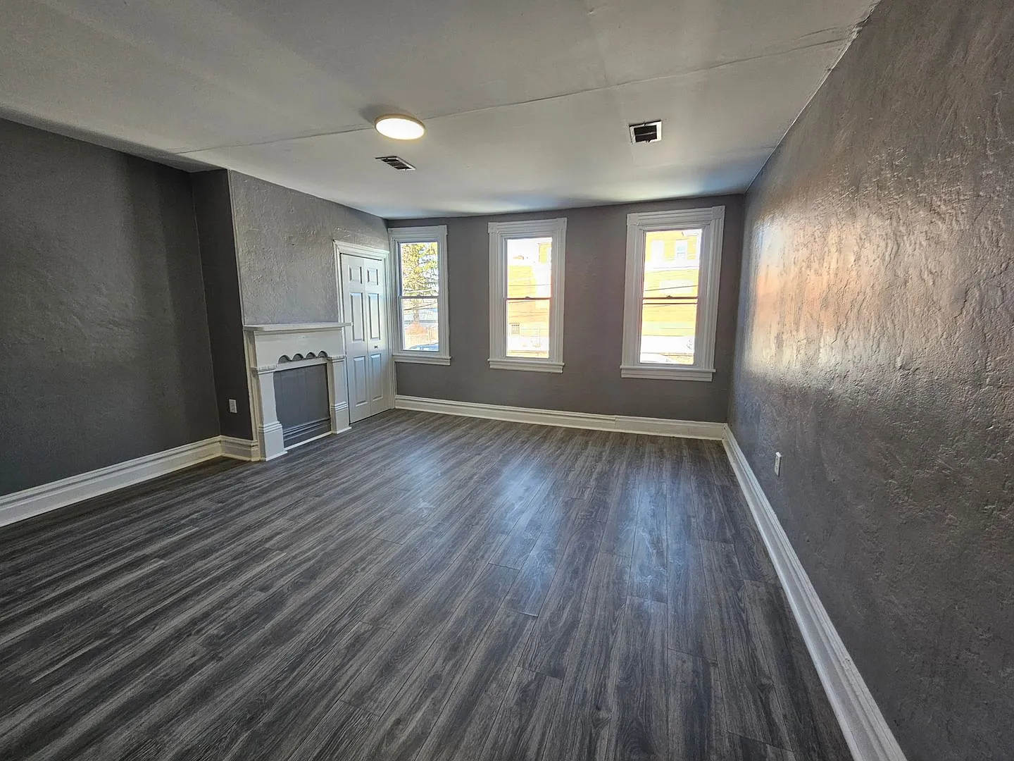 2130 Elsie St Floor 2 photo 1