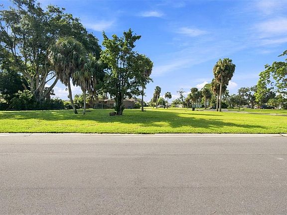 4th image of 4647 VENETIAN BOULEVARD NE LOT 14