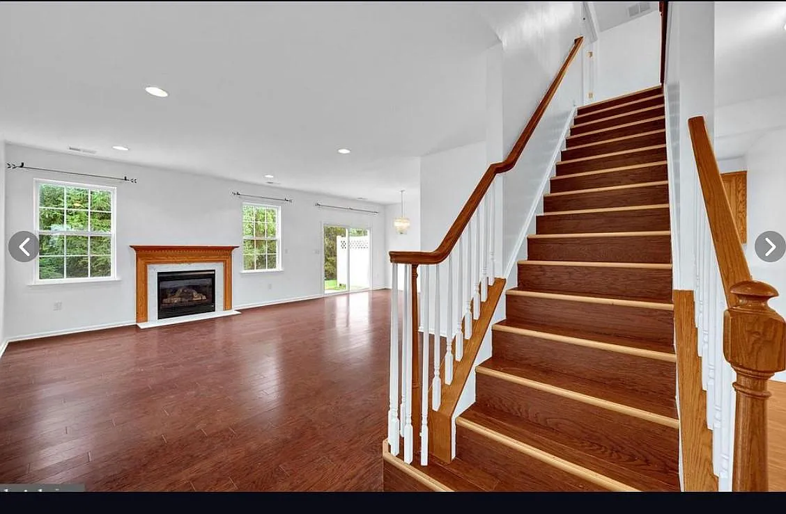 3 bed, 2.5 bath, 1960 sqft, $3,300 — Photo 4