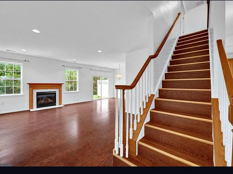 21 Blake Dr — Photo 4
