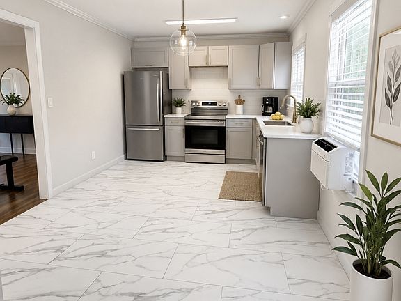 4th image of 205 Lassiter Dr