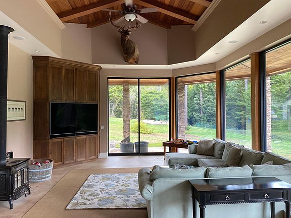 4th image of 32200 Creekside Ln