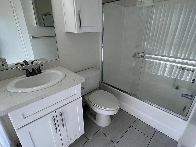 10911 Rochester Ave #201 — Photo 4