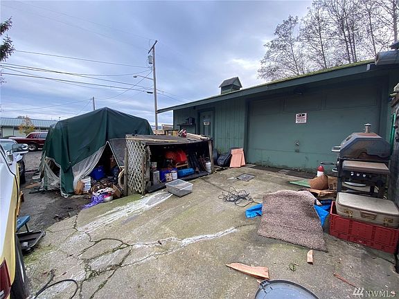 5th image of 2204 W Valley Hwy E