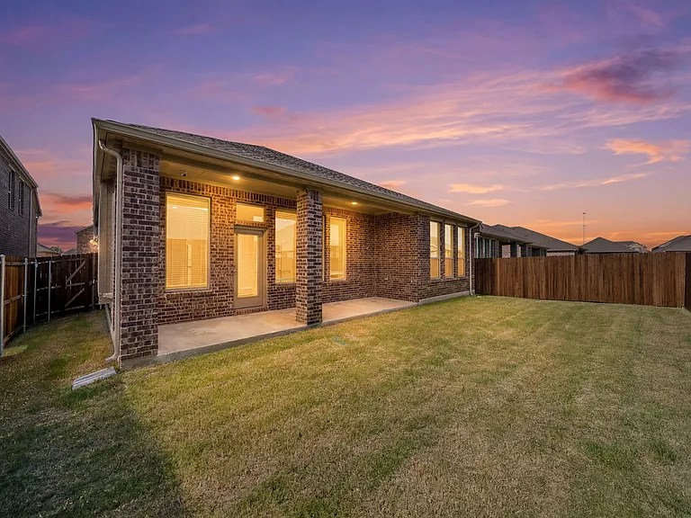 147 Starfall Dr — Photo 27