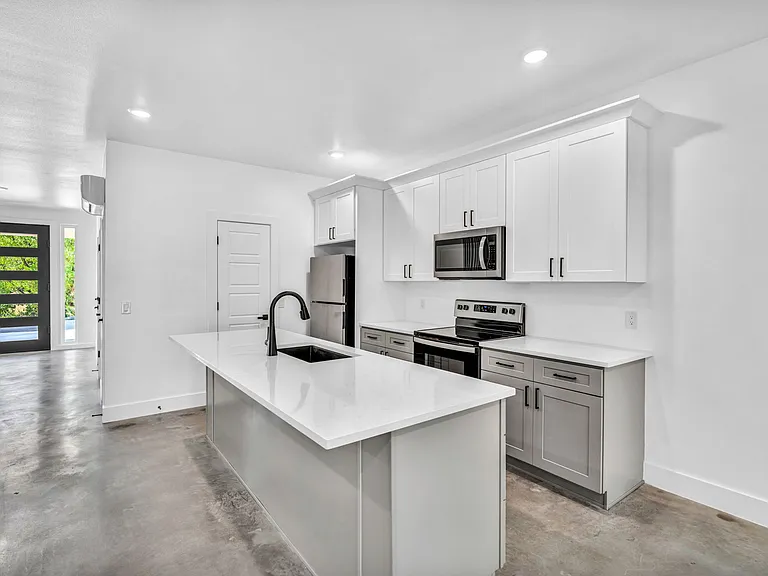 1006 E Marble St #A — Photo 5