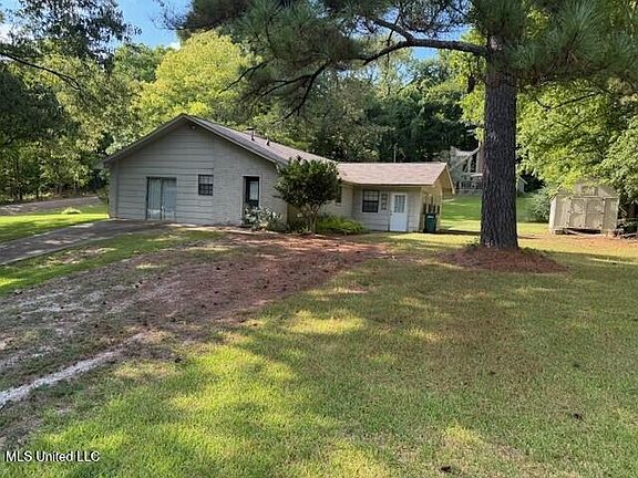 2nd image of 1713 Sherwood Cir