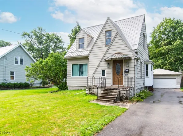 1415 Clark St, Niles, OH 44446