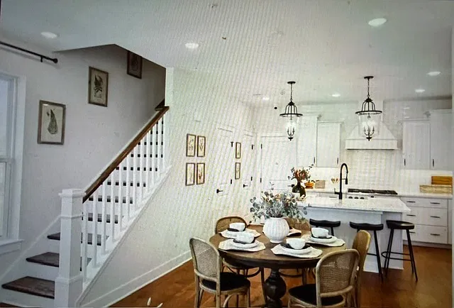 3 bed, 1619 sqft, $3,800 — Photo 2