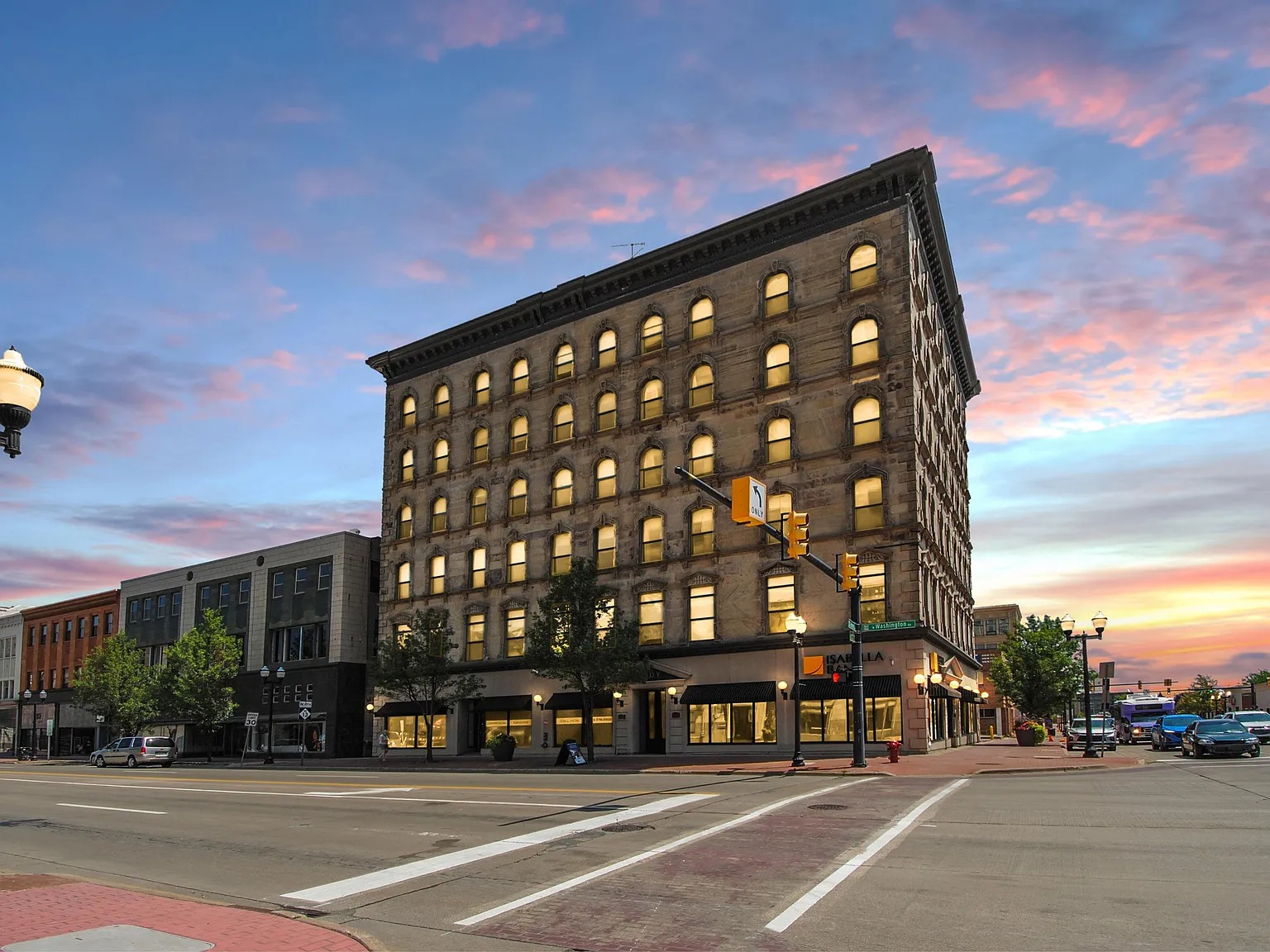 Bancroft Luxury Apartments — Photo 4