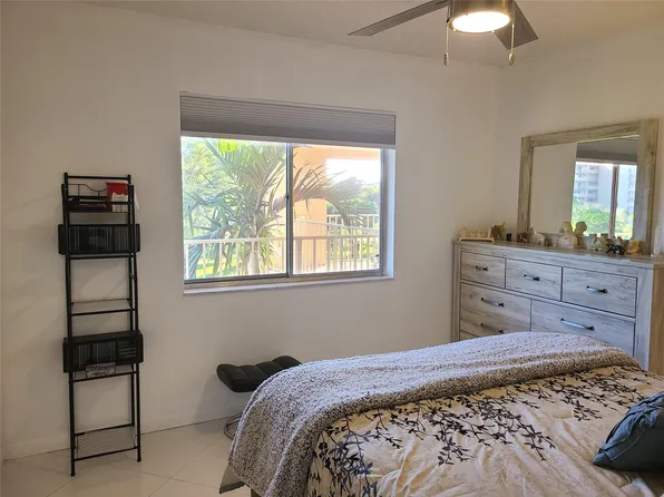 6935 Huntington Lane #305, Delray Beach, FL 33446