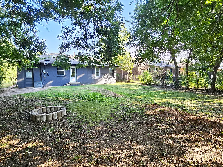 2132 Churchill Pl — Photo 17