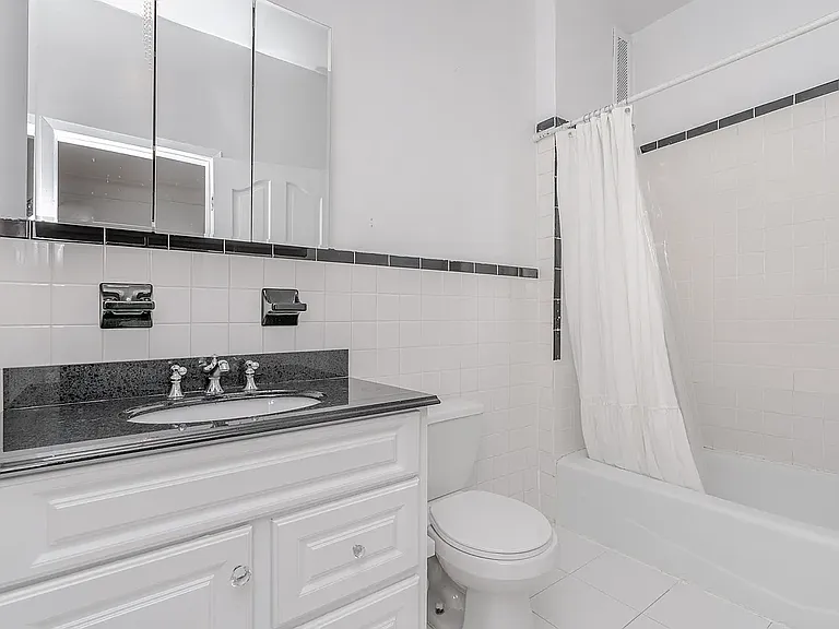 32-21 43rd St #2A — Photo 10