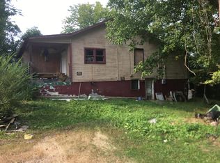 152 Southside Ln, Paintsville, KY 41240