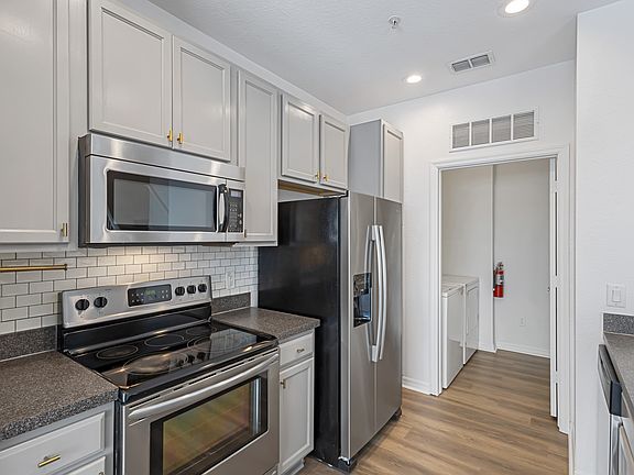5th image of 2424 Grand Central Pkwy APT 2
