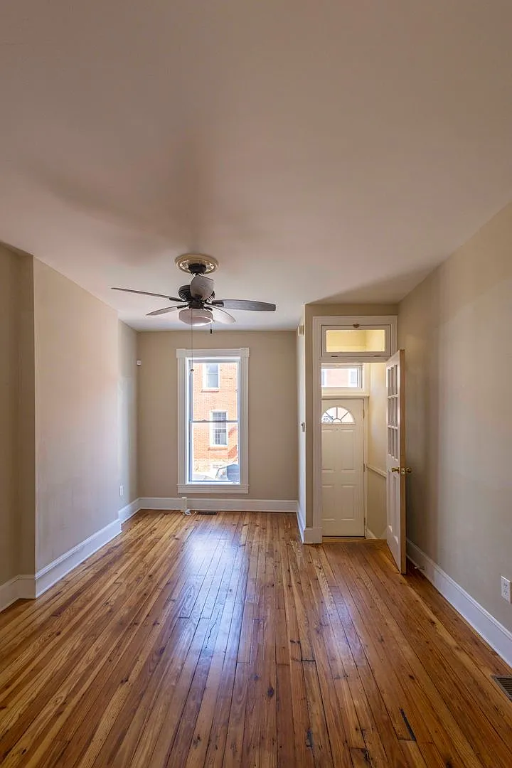 Charming 2BD/1BA Townhome in Patterson Park, MD! — Photo 4