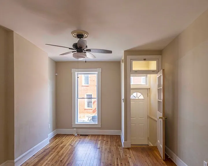 110 N Rose St — Photo 4
