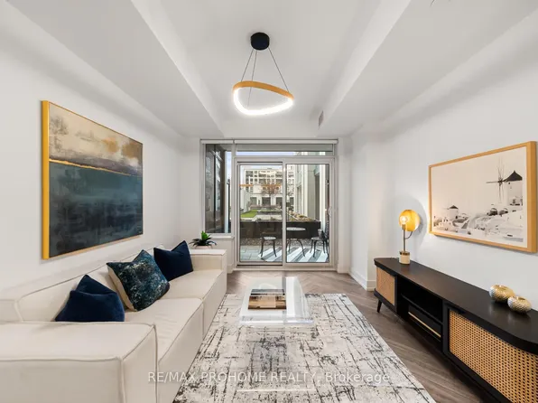 9 Clegg Rd #325N, Markham, ON L6G 0B4