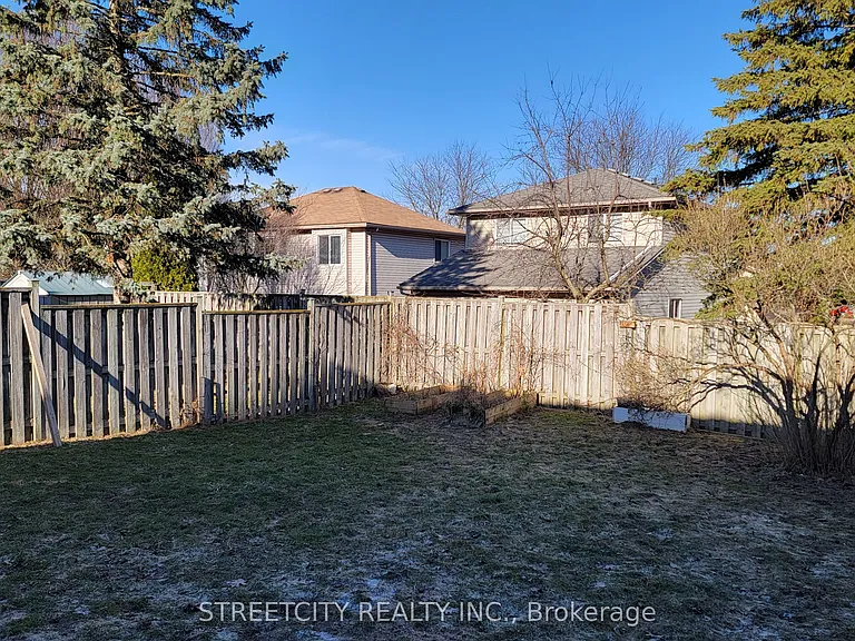 15 Sandra Rd — Photo 11