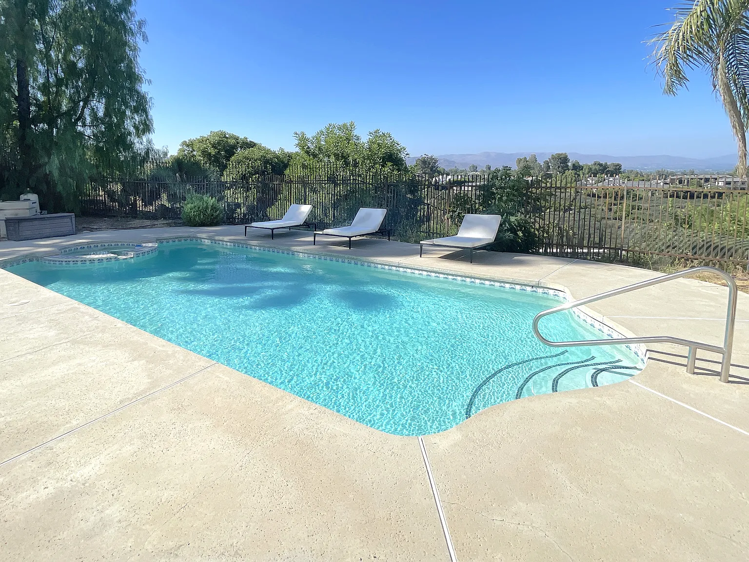 Parkway Calabasas, Calabasas — Photo 4