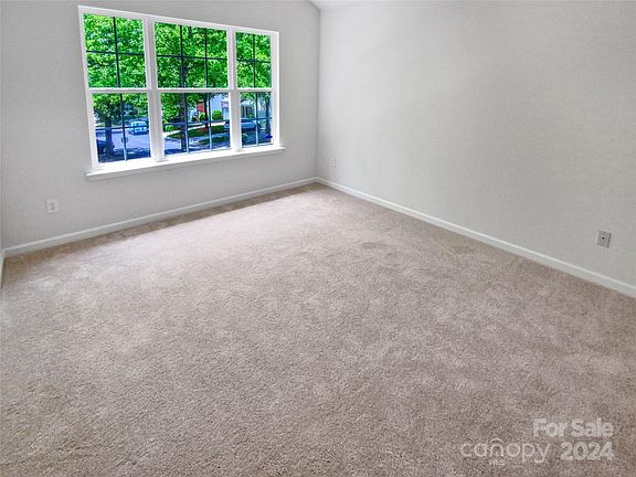 5th image of 7518 Abigail Glen Dr