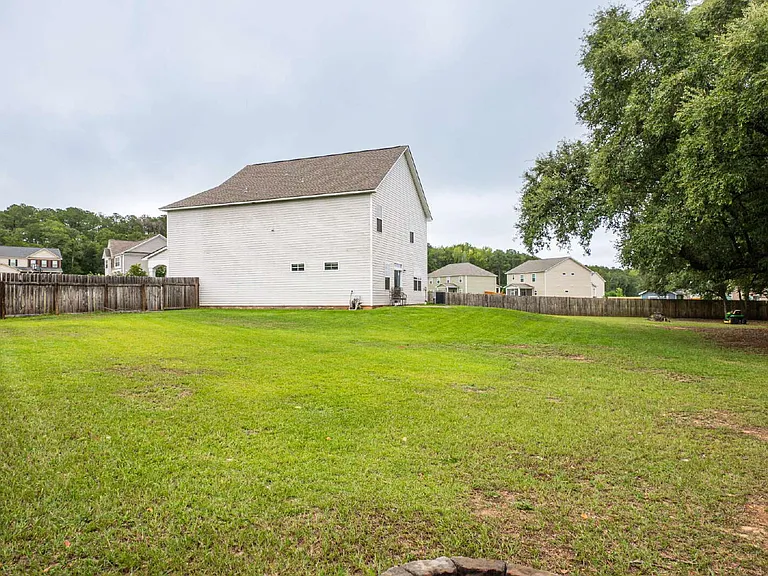 30 Ellis Cir — Photo 7