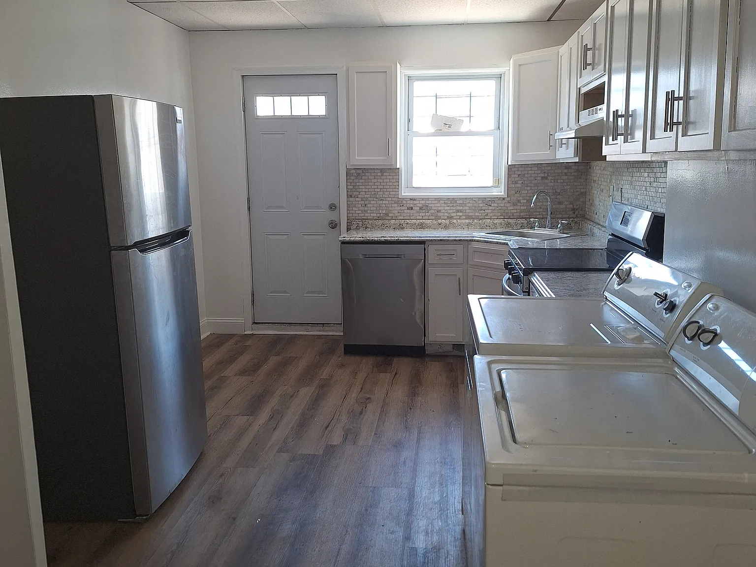 3 bed, 1056 sqft, $1,800 — Photo 3