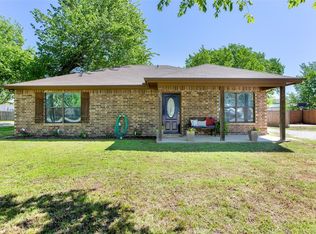 711 Chestnut St, Aubrey, TX 76227