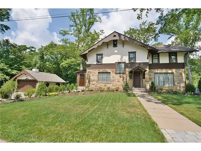 917 Notre Dame Pl photo 1