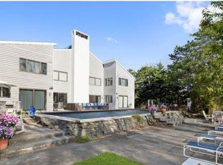 1 Fiddler Crab Trl, Westhampton, NY 11977