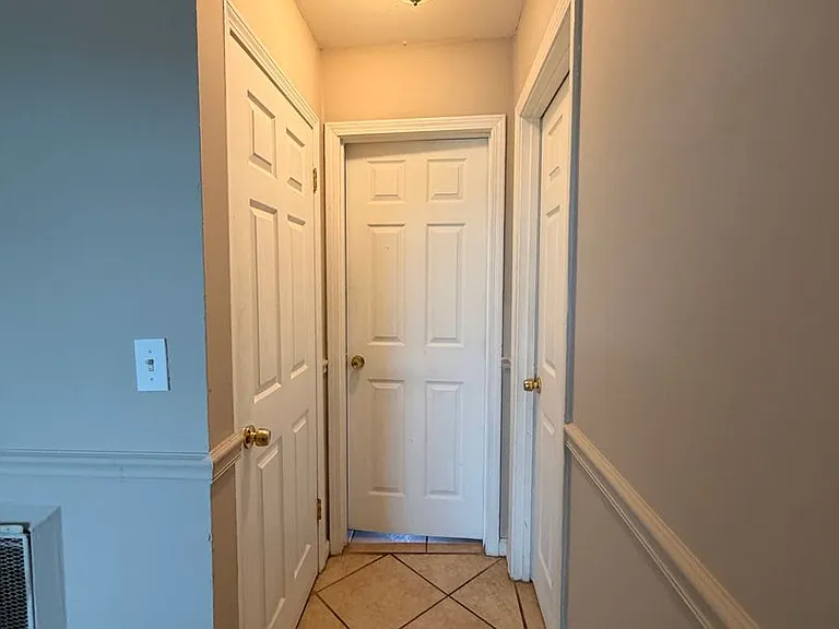 612-614 N College Dr — Photo 14