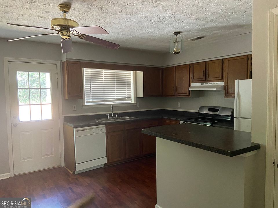 2nd image of 9192 Thomas Rd