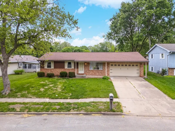 114 S Sesame St, Bloomington, IL 61704