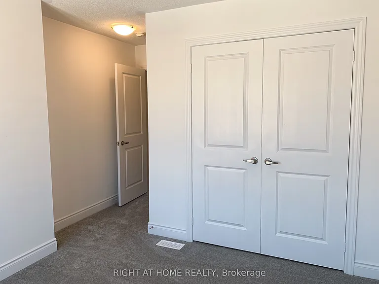 9 Mackenzie St — Photo 17